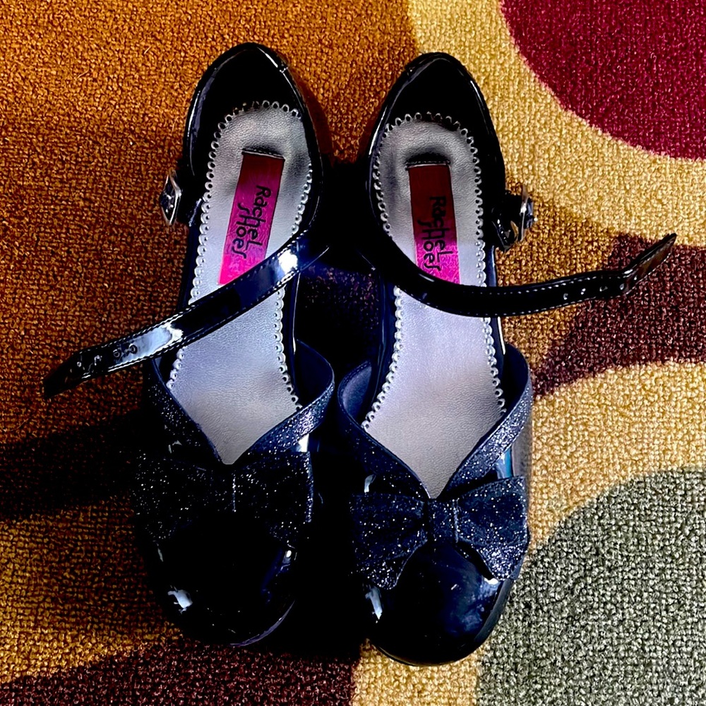 Black pattern leather black shoes